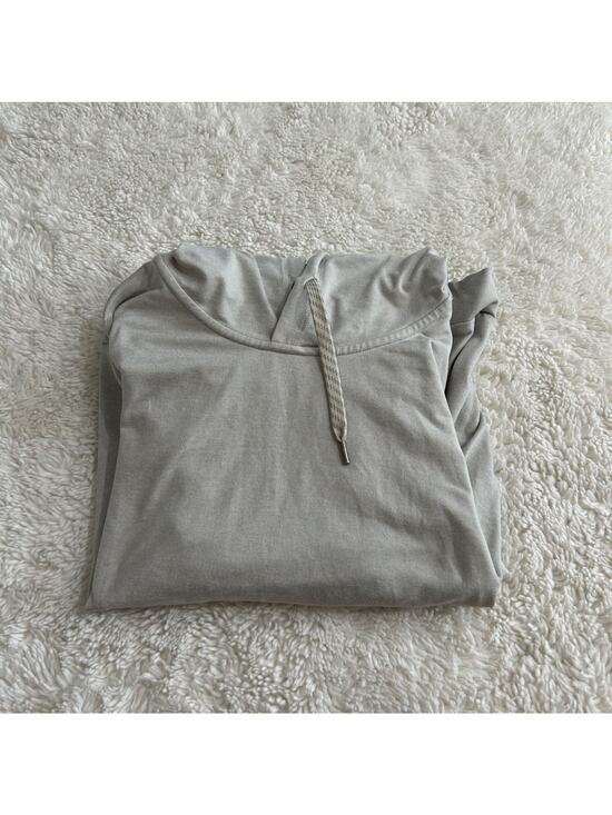 Vuori Tops - Vuori Halo Essential Hoodie Womens M Performance Pullover Cream/Grey Cozy Gym